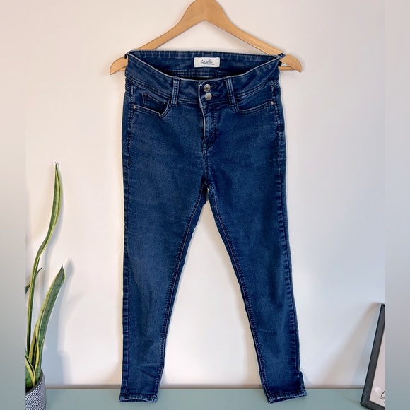 Angels Forever Young Skinny Jeans Size 6 - Double Button Closure, Dark Wash, EUC - Picture 2 of 10